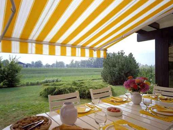 tenda da sole bianco giallo